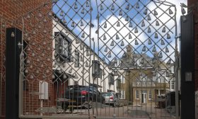 pear-ly gates